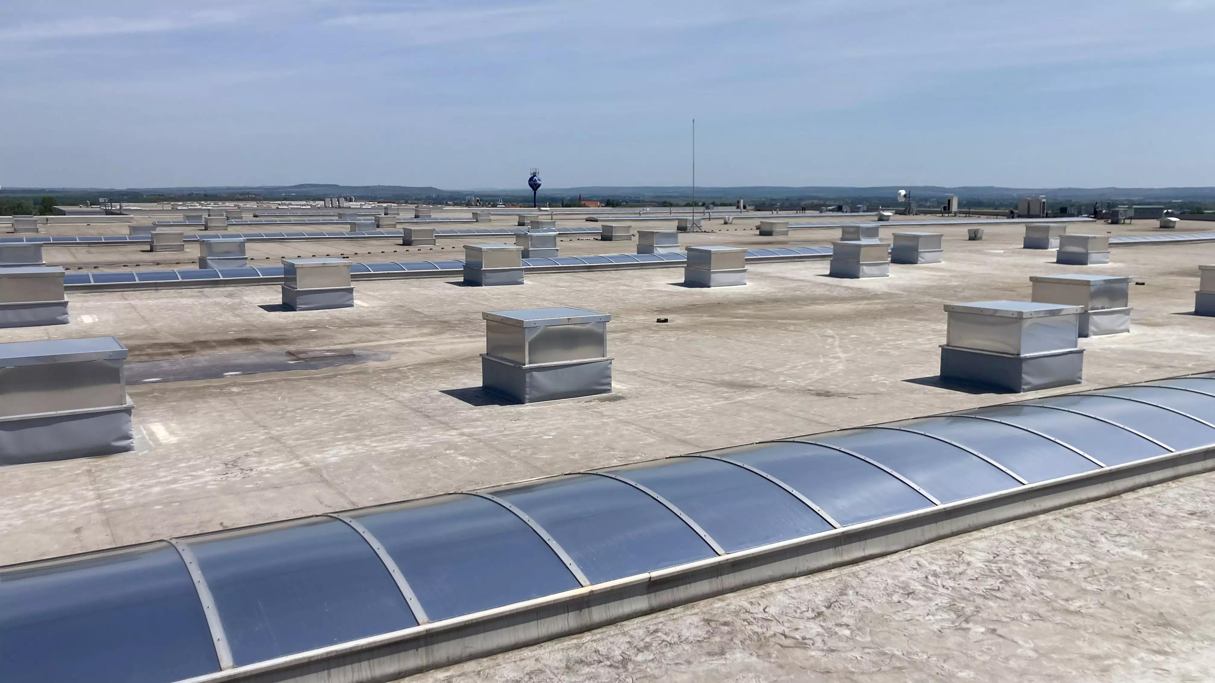 Fólie Master 80XC – externí protisluneční zrcadlová fólie na světlíky a plexi